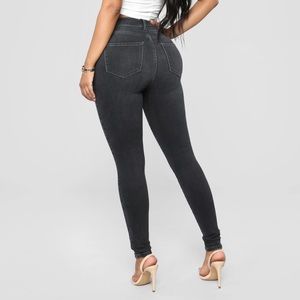 FASHION NOVA skinny jeans